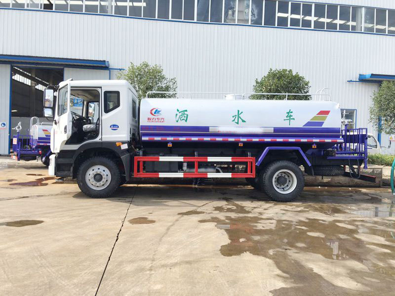 12��D9�|�L(f��ng)��������ˮ܇�DƬ