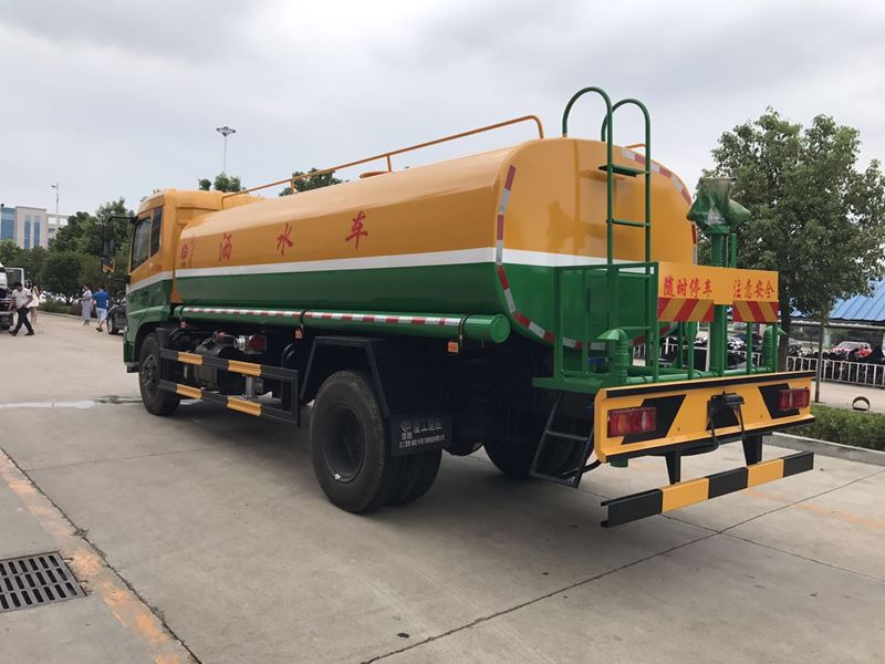 12噸(12方)東風(fēng)天錦綠化灑水車圖片 12噸(12方)東風(fēng)天錦綠化灑水車圖片