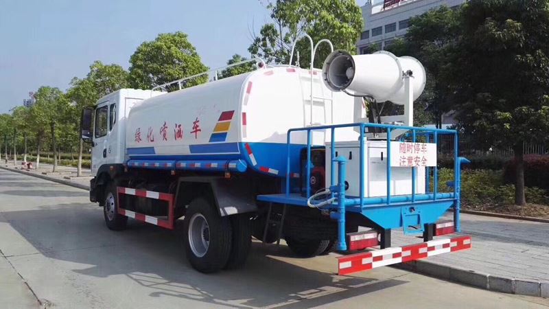 12噸(12方)東風(fēng)多利卡D9綠化灑水車價格3