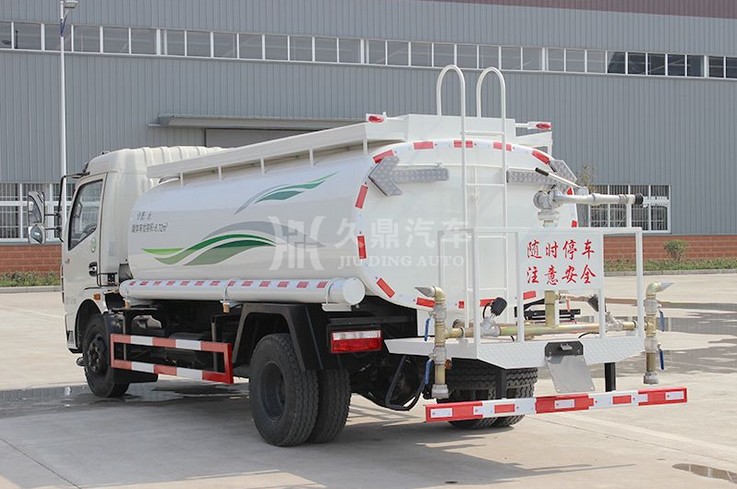 8方灑水車參數_8噸東風多利卡綠化灑水車價格4