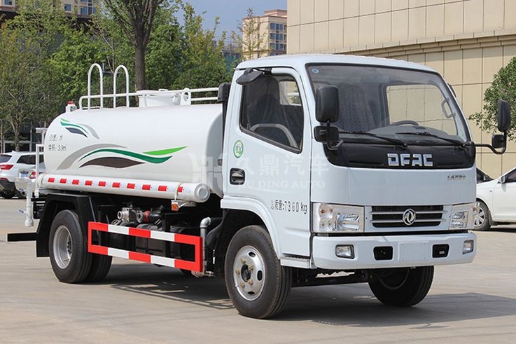 5噸(5方)東風(fēng)多利卡環(huán)衛(wèi)灑水車(chē)圖片 5噸(5方)東風(fēng)多利卡環(huán)衛(wèi)灑水車(chē)圖片