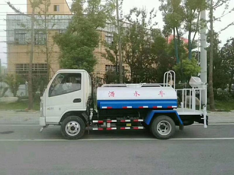 凱馬2噸藍(lán)牌小型灑水車價(jià)格2