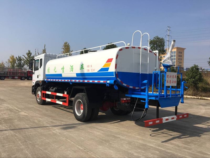 東風(fēng)灑水車圖片 東風(fēng)灑水車圖片