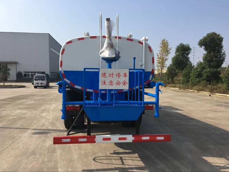 東風(fēng)灑水車圖片 東風(fēng)灑水車圖片