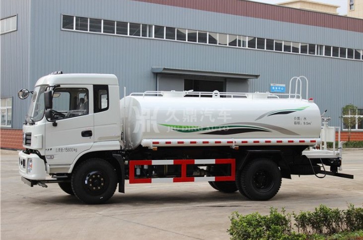 環(huán)衛(wèi)灑水車怎么操作_東風(fēng)專底12噸環(huán)衛(wèi)灑水車4