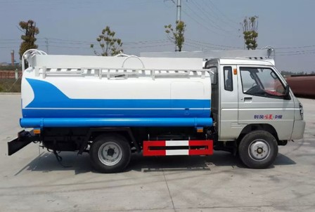小型灑水車視頻_3噸時(shí)風(fēng)風(fēng)菱小型灑水車3
