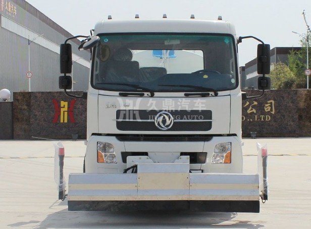 公路灑水車廠家電話_東風天錦公路灑水車4