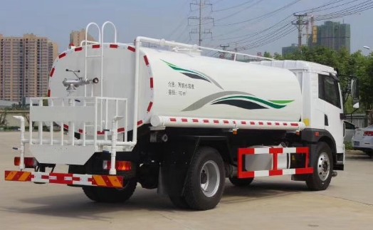 15方灑水車多少錢一臺_解放龍V 15噸綠化灑水車廠家價格4