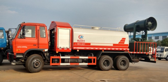 多功能灑水車有哪些_東風后雙橋20方農(nóng)藥噴灑車3