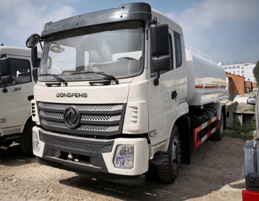 東風(fēng)錦程12噸綠化灑水車廠家價(jià)格2