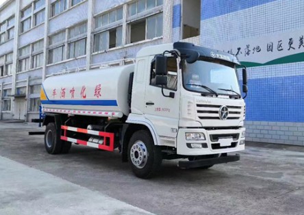 15噸灑水車自重多少噸_大運(yùn)風(fēng)景15噸綠化灑水車廠家價格4