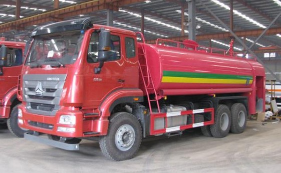 出口灑水車圖片 出口灑水車圖片