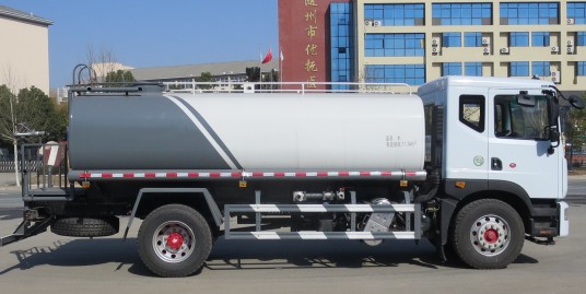 國六14噸東風(fēng)多利卡D9灑水車圖片 國六14噸東風(fēng)多利卡D9灑水車圖片