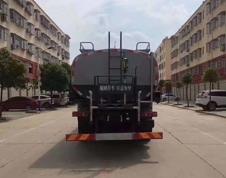 國六20方東風專底D3S后雙橋灑水車圖片 國六20方東風專底D3S后雙橋灑水車圖片