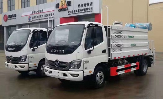 5方福田藍(lán)牌灑水車帶霧炮 5方福田藍(lán)牌灑水車帶霧炮
