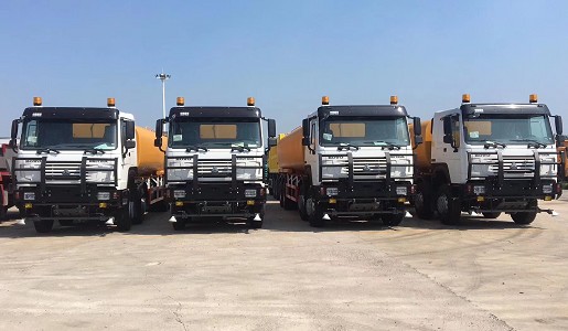 30���������ֳ����͞�ˮ܇�DƬ