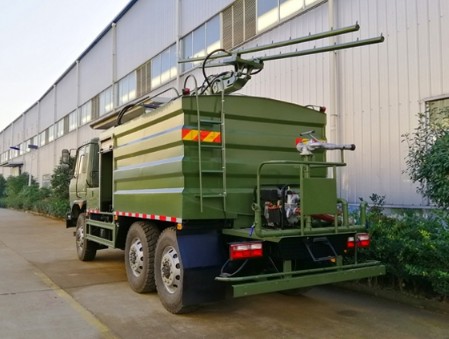 東風(fēng)六驅(qū)光伏板清洗車(chē)圖片 東風(fēng)六驅(qū)光伏板清洗車(chē)圖片