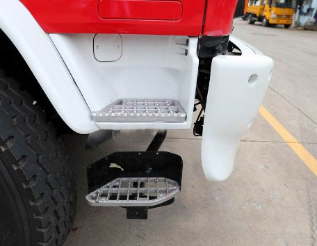 消防車駕駛室后排腳踏板圖片 消防車駕駛室后排腳踏板圖片