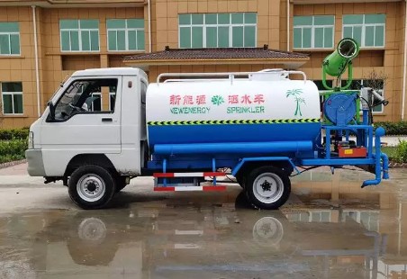 小型電動(dòng)四輪灑水車(chē)圖片 小型電動(dòng)四輪灑水車(chē)圖片