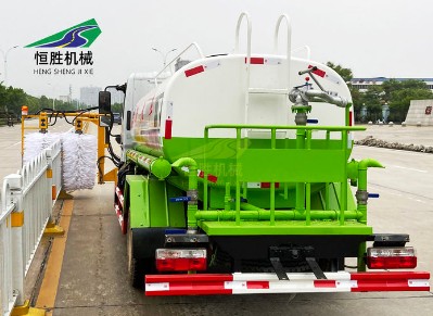 灑水車加裝護欄清洗設備 灑水車加裝護欄清洗設備