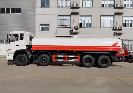 25����ˮ܇�����Xһ�v_��(gu��)��25���|�L(f��ng)����ǰ�ĺ�˞�ˮ܇4