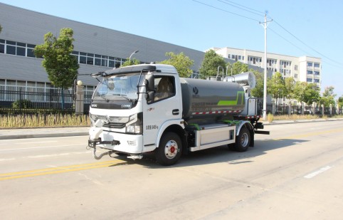 東風(fēng)凱普特5方純電動灑水車_CLT5080GPSEQBEV型純電動綠化噴灑車4